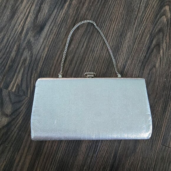Vintage (circa 50's/60s) Fancy Silver Cocktail Clutch with Chain - Picture 3 of 8